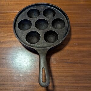 Vintage Griswold 962 A No 32 Cast Iron Aebleskiver Cake Pan Skillet Made In USA